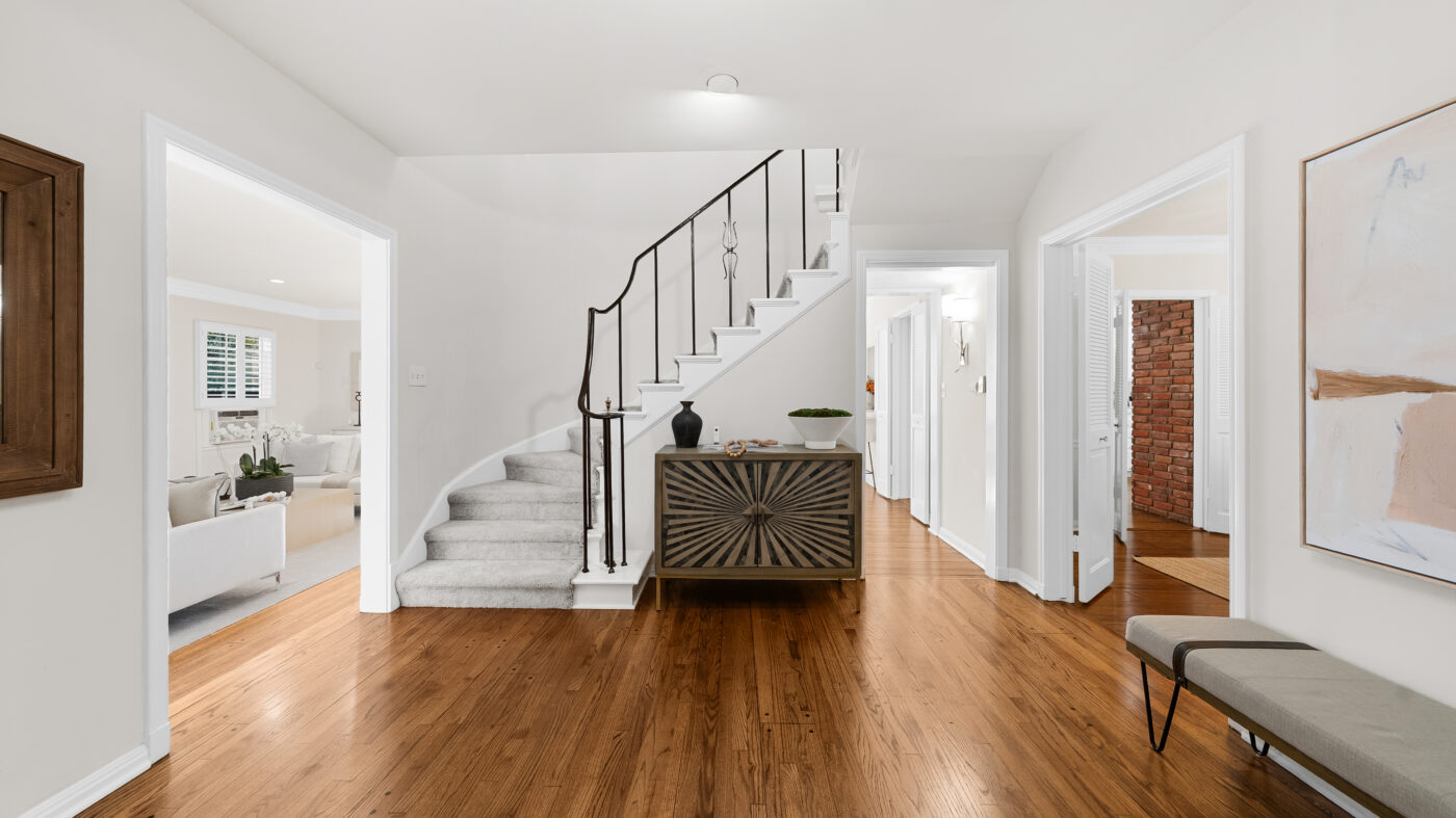 224 24TH ST (18 of 83) FOYER