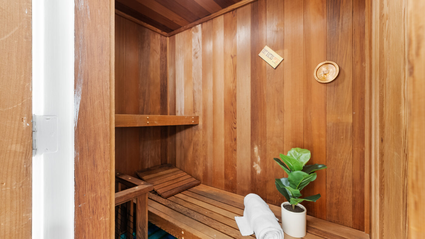 224 24TH ST (54 of 83) SAUNA